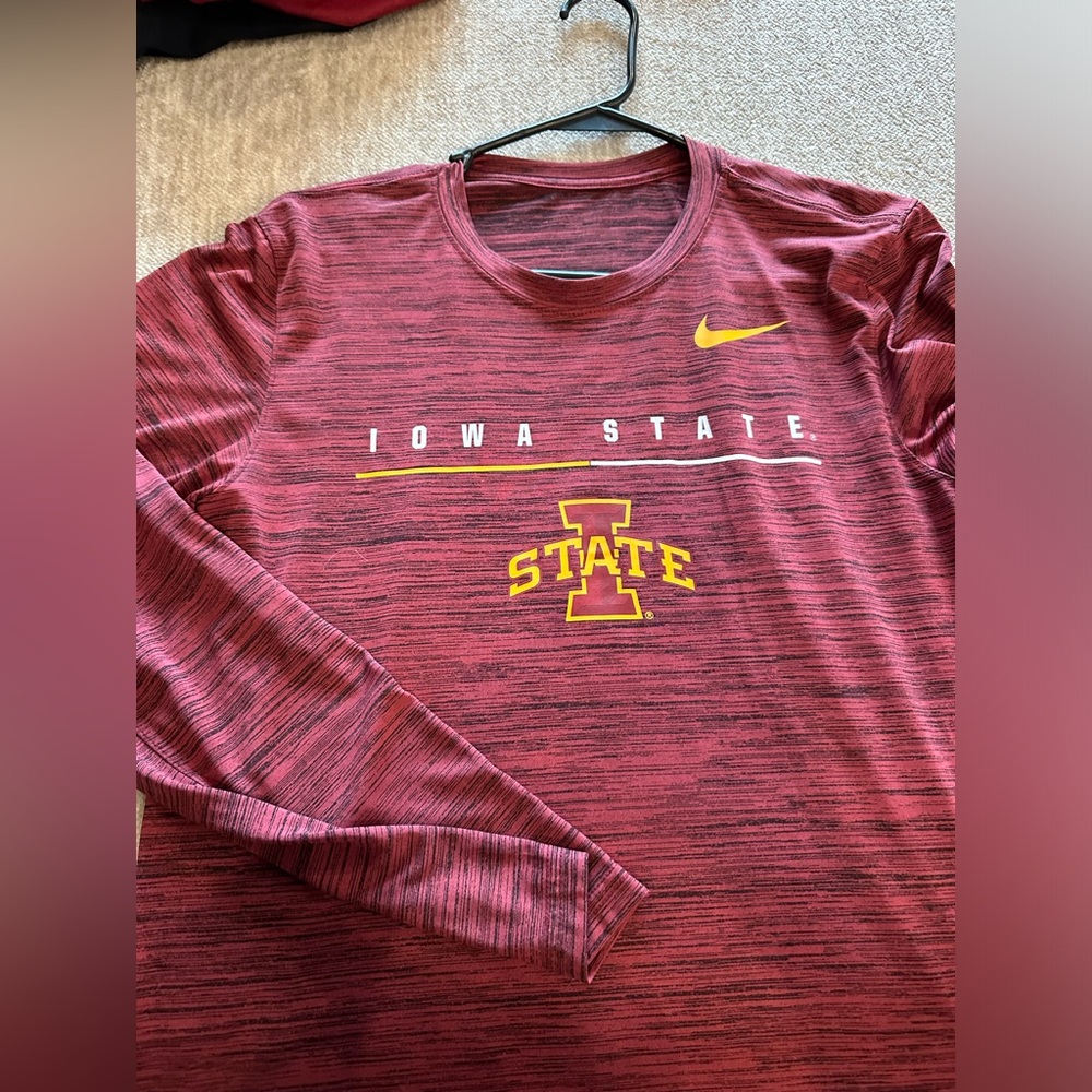 Long sleeve t-shirt